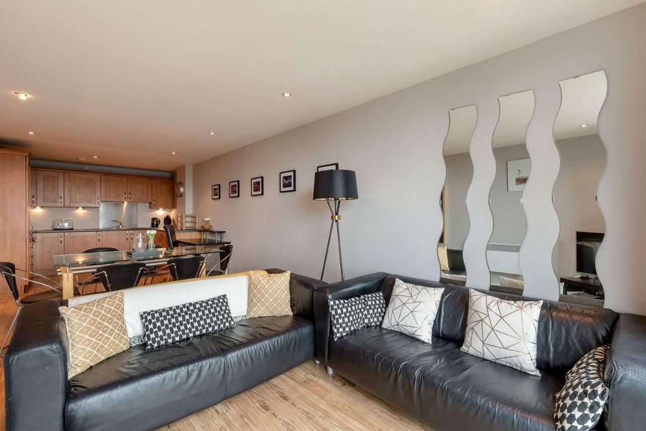 Modern Riverfront Apt. 10 Mins From Hydro/Secc Glasgow Exterior photo