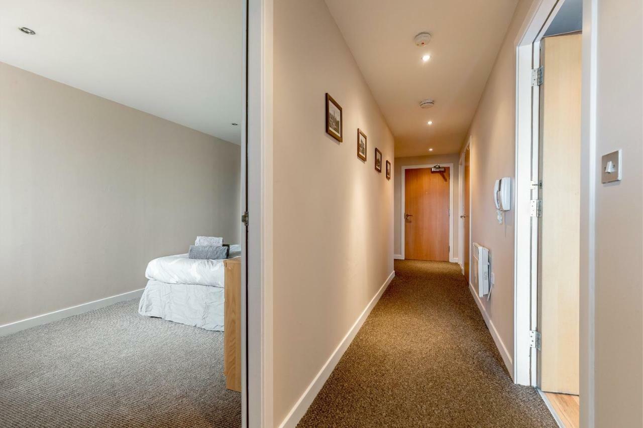 Modern Riverfront Apt. 10 Mins From Hydro/Secc Glasgow Exterior photo