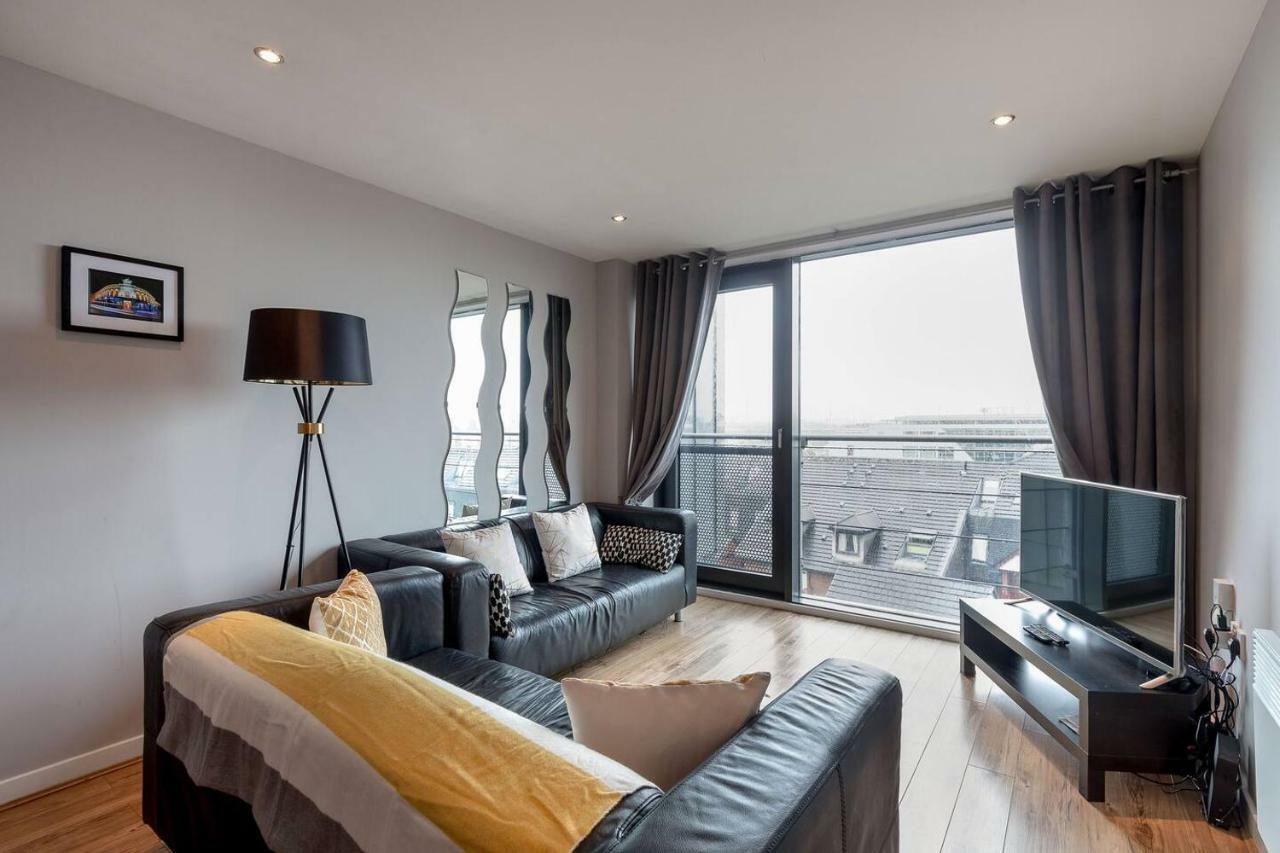Modern Riverfront Apt. 10 Mins From Hydro/Secc Glasgow Exterior photo