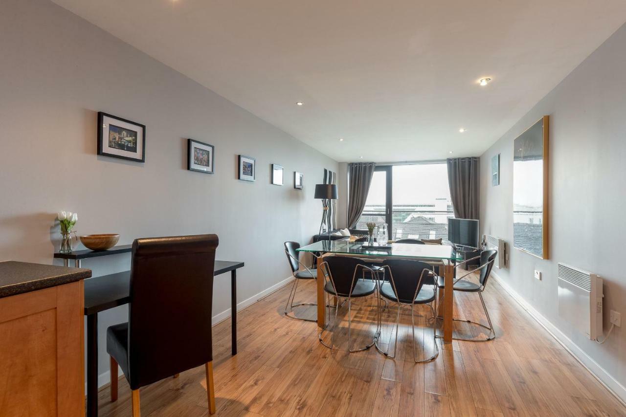 Modern Riverfront Apt. 10 Mins From Hydro/Secc Glasgow Exterior photo